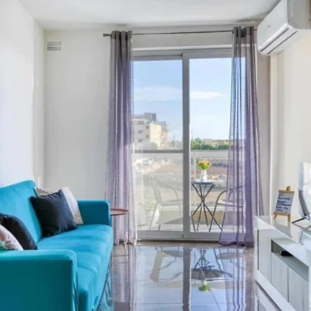 Spacious 3br Close To Marsascala Promenade Διαμέρισμα *