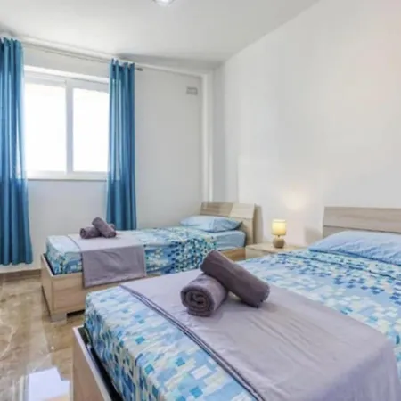 Large, 3 Bedroom In Marsascala Апартаменты *