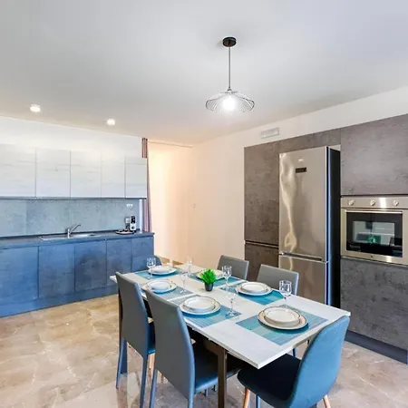 Appartement Spacious 3br Close To Marsascala Promenade *